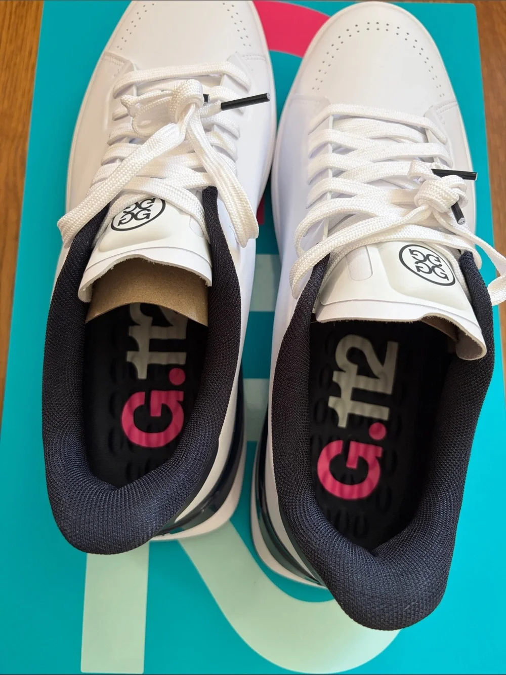 G/FORE Golf Shoe White Low-Top Sneakers with Black Interior, size 10.5, NEW